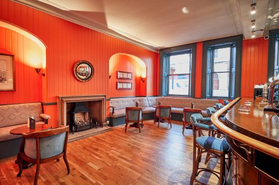 GreenDragonHotel_Hereford_OrangeBar