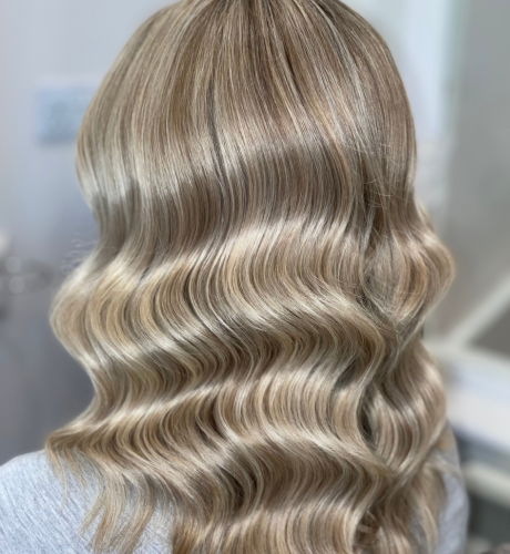elle_martin_blonde_hair